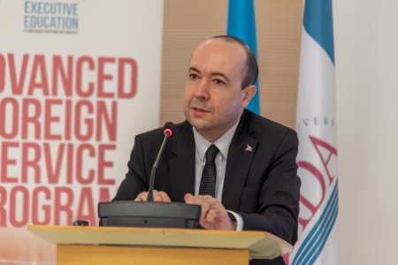 ADA Universitetinin xaricə ezam olunan diplomatlar üçün keçirdiyi silsilə seminarlar başa çatıb