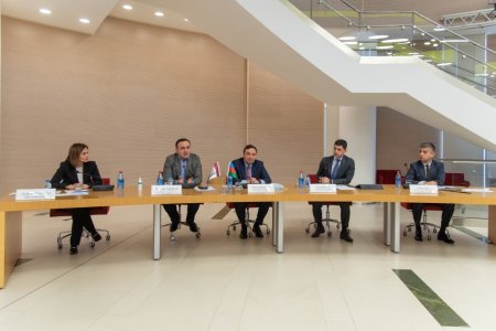 ADA Universitetinin xaricə ezam olunan diplomatlar üçün keçirdiyi silsilə seminarlar başa çatıb