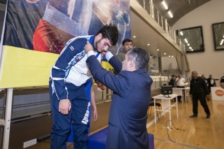 Gənclər arasında boks üzrə Azərbaycan birinciliyi başa çatıb