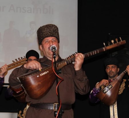 SAZLI-SÖZLÜ BİR DÜNYANIN RƏNGLƏRİ - Daşdəmir ƏJDƏROĞLU SAZLI-SÖZLÜ BİR DÜNYANIN RƏNGLƏRİ - Daşdəmir ƏJDƏROĞLU