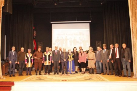 SAZLI-SÖZLÜ BİR DÜNYANIN RƏNGLƏRİ - Daşdəmir ƏJDƏROĞLU SAZLI-SÖZLÜ BİR DÜNYANIN RƏNGLƏRİ - Daşdəmir ƏJDƏROĞLU