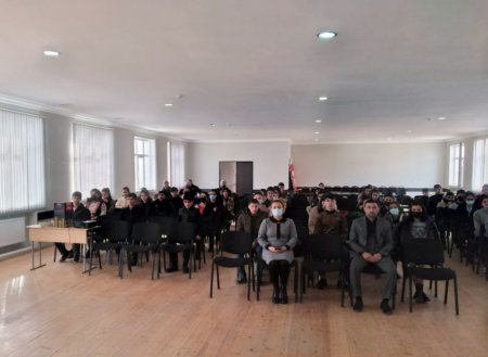 Müdafiə Nazirliyi xüsusi təyinatlı təhsil müəssisələrinə qəbulla bağlı məktəblərdə görüşlər keçirir