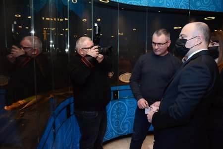 Milli Xalça Muzeyinə hədiyyə edilmiş yeni eksponatların təqdimatı olub Milli Xalça Muzeyinə hədiyyə edilmiş yeni eksponatların təqdimatı olub