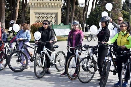 Bakıda Beynəlxalq Qadınlar Günü münasibətilə veloyürüş keçirilib Bakıda Beynəlxalq Qadınlar Günü münasibətilə veloyürüş keçirilib