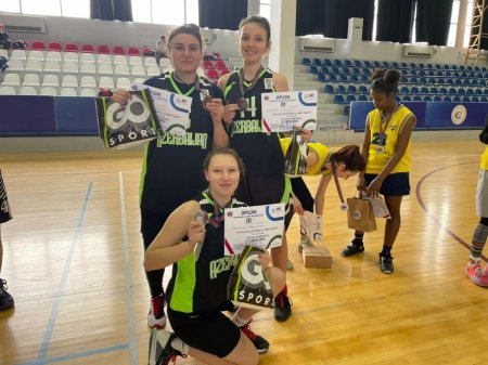 Basketbol üzrə qızlar liqasında üçüncü turun qalibləri müəyyənləşib