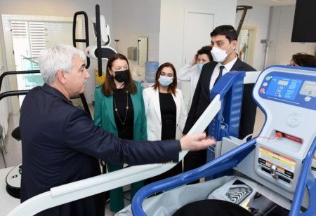 Gənclər və idman naziri Milli İdman Tibb və Reabilitasiya Elmi-Praktiki İnstitutunun fəaliyyəti ilə tanış olub Gənclər və idman naziri Milli İdman Tibb və Reabilitasiya Elmi-Praktiki İnstitutunun fəaliyyəti ilə tanış olub