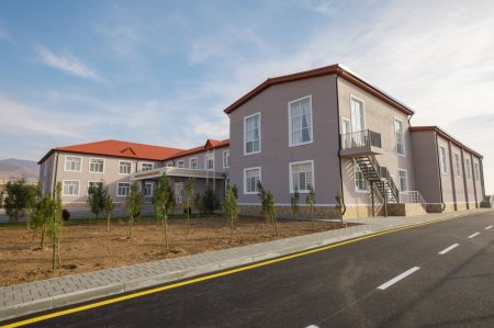 Şamaxı rayonunda körpələr evi-uşaq bağçasının və yeni məktəb binasının açılışı olub