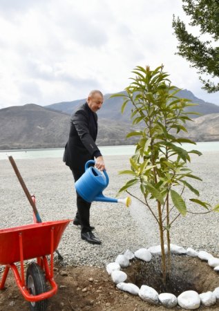 Prezident İlham Əliyev Suqovuşanda turizm kompleksinin təməlini qoyub - FOTOLAR
