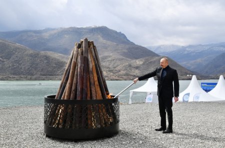 Prezident İlham Əliyevin Novruz bayramı münasibətilə Azərbaycan xalqına təbriki - FOTOLAR Prezident İlham Əliyevin Novruz bayramı münasibətilə Azərbaycan xalqına təbriki - FOTOLAR