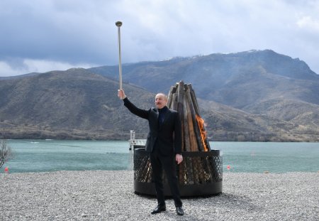Prezident İlham Əliyevin Novruz bayramı münasibətilə Azərbaycan xalqına təbriki - FOTOLAR Prezident İlham Əliyevin Novruz bayramı münasibətilə Azərbaycan xalqına təbriki - FOTOLAR