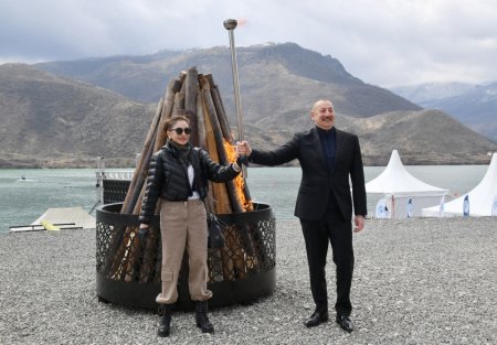 Prezident İlham Əliyevin Novruz bayramı münasibətilə Azərbaycan xalqına təbriki - FOTOLAR Prezident İlham Əliyevin Novruz bayramı münasibətilə Azərbaycan xalqına təbriki - FOTOLAR