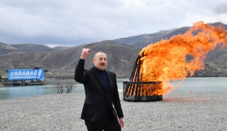 Prezident İlham Əliyevin Novruz bayramı münasibətilə Azərbaycan xalqına təbriki - FOTOLAR Prezident İlham Əliyevin Novruz bayramı münasibətilə Azərbaycan xalqına təbriki - FOTOLAR