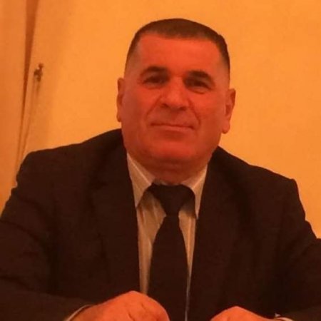 YAŞIDIMIZ, YAXUD “OLDUĞU KİMİ GÖRÜNƏN, GÖRÜNDÜYÜ KİMİ OLAN ADAM”... YAŞIDIMIZ, YAXUD “OLDUĞU KİMİ GÖRÜNƏN, GÖRÜNDÜYÜ KİMİ OLAN ADAM”...