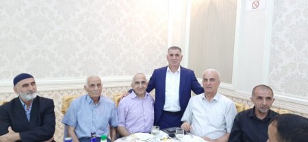 YAŞIDIMIZ, YAXUD “OLDUĞU KİMİ GÖRÜNƏN, GÖRÜNDÜYÜ KİMİ OLAN ADAM”... YAŞIDIMIZ, YAXUD “OLDUĞU KİMİ GÖRÜNƏN, GÖRÜNDÜYÜ KİMİ OLAN ADAM”...