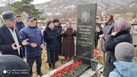 YAŞIDIMIZ, YAXUD “OLDUĞU KİMİ GÖRÜNƏN, GÖRÜNDÜYÜ KİMİ OLAN ADAM”... YAŞIDIMIZ, YAXUD “OLDUĞU KİMİ GÖRÜNƏN, GÖRÜNDÜYÜ KİMİ OLAN ADAM”...