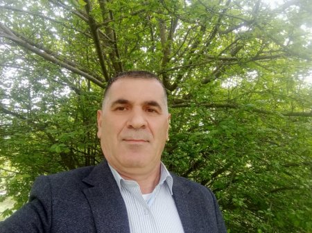 YAŞIDIMIZ, YAXUD “OLDUĞU KİMİ GÖRÜNƏN, GÖRÜNDÜYÜ KİMİ OLAN ADAM”... YAŞIDIMIZ, YAXUD “OLDUĞU KİMİ GÖRÜNƏN, GÖRÜNDÜYÜ KİMİ OLAN ADAM”...
