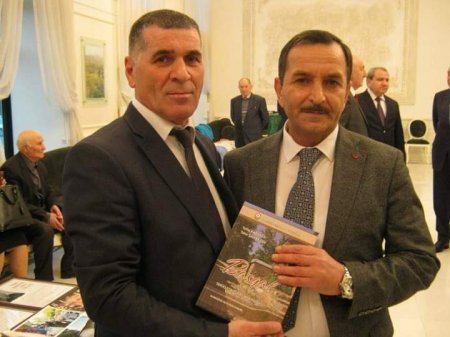 YAŞIDIMIZ, YAXUD “OLDUĞU KİMİ GÖRÜNƏN, GÖRÜNDÜYÜ KİMİ OLAN ADAM”... YAŞIDIMIZ, YAXUD “OLDUĞU KİMİ GÖRÜNƏN, GÖRÜNDÜYÜ KİMİ OLAN ADAM”...