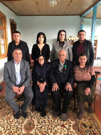 YAŞIDIMIZ, YAXUD “OLDUĞU KİMİ GÖRÜNƏN, GÖRÜNDÜYÜ KİMİ OLAN ADAM”... YAŞIDIMIZ, YAXUD “OLDUĞU KİMİ GÖRÜNƏN, GÖRÜNDÜYÜ KİMİ OLAN ADAM”...