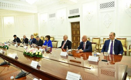 Milli Məclisin sədri Sahibə Qafarova Özbəkistan Ali Məclisinin Qanunverici Palatasının sədri Nurdinjon İsmoilov ilə görüşüb