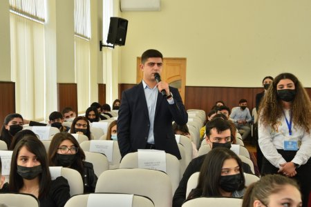 Sumqayıt Polis İdarəsinin rəisi tələbələrlə görüşüb