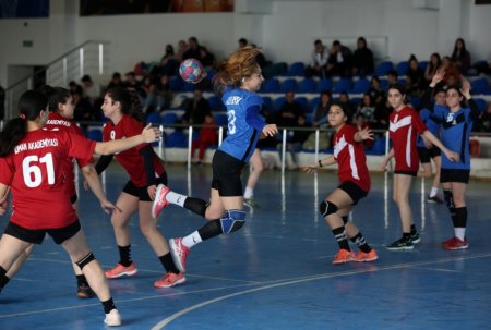 Həndbol üzrə Azərbaycan çempionatı davam edir