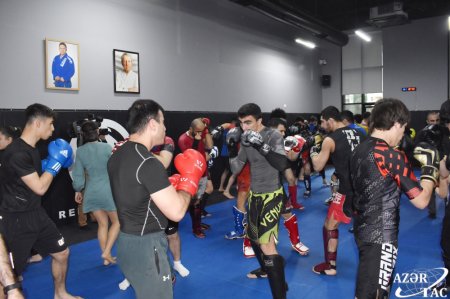 Azərbaycan əsilli MMA döyüşçüsü Rafael Fiziyev Bakıda ustad dərsləri keçib