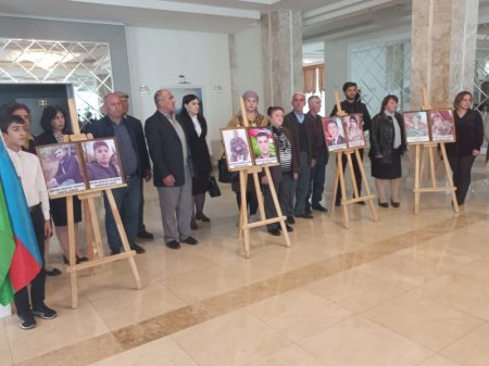 QƏBƏLƏDƏ "Vətəni sevən yaşadar" adlı bir kəndin iki oğlu tədbir keçirdi - FOTOLAR