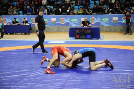 Güləş üzrə U-17 Azərbaycan çempionatının ilk gününün qalibləri müəyyənləşib Güləş üzrə U-17 Azərbaycan çempionatının ilk gününün qalibləri müəyyənləşib