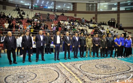 “Neftçi” komandası kişi voleybolçular arasında “Zəfər kuboku”na sahib çıxıb “Neftçi” komandası kişi voleybolçular arasında “Zəfər kuboku”na sahib çıxıb