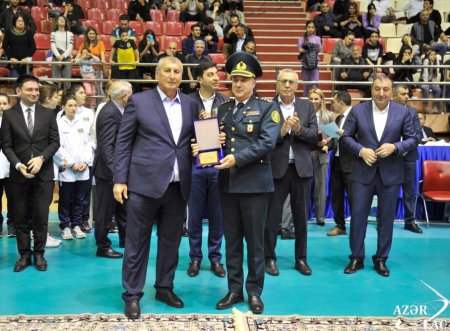 “Neftçi” komandası kişi voleybolçular arasında “Zəfər kuboku”na sahib çıxıb “Neftçi” komandası kişi voleybolçular arasında “Zəfər kuboku”na sahib çıxıb