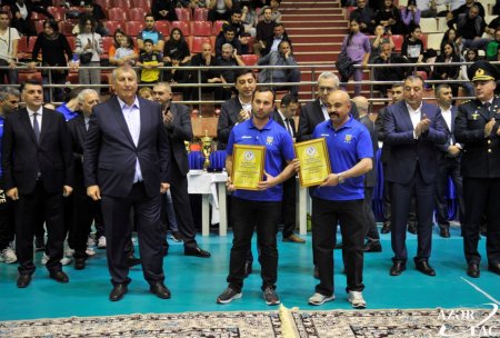“Neftçi” komandası kişi voleybolçular arasında “Zəfər kuboku”na sahib çıxıb “Neftçi” komandası kişi voleybolçular arasında “Zəfər kuboku”na sahib çıxıb