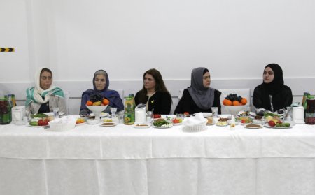 Bakıda şəhid ailələri və qazilər üçün iftar süfrəsi açılıb Bakıda şəhid ailələri və qazilər üçün iftar süfrəsi açılıb