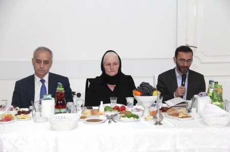 Bakıda şəhid ailələri və qazilər üçün iftar süfrəsi açılıb Bakıda şəhid ailələri və qazilər üçün iftar süfrəsi açılıb