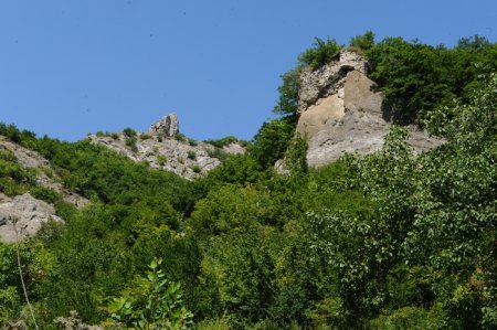 Professor Abbas Seyidov Buğurt qalasında aparılan arxeoloji tədqiqat işləri ilə tanış olub