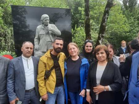 Xalq şairi Musa Yaqubun qəbirüstü abidəsinin açılışı oldu - FOTOLAR Xalq şairi Musa Yaqubun qəbirüstü abidəsinin açılışı oldu - FOTOLAR