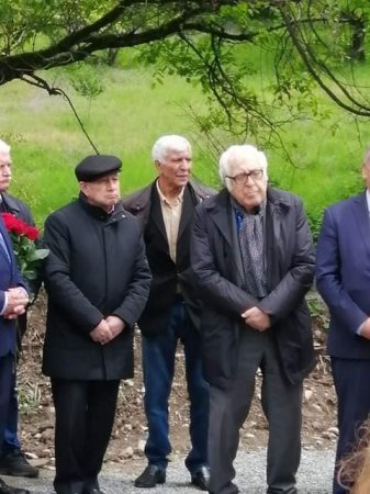 Xalq şairi Musa Yaqubun qəbirüstü abidəsinin açılışı oldu - FOTOLAR Xalq şairi Musa Yaqubun qəbirüstü abidəsinin açılışı oldu - FOTOLAR