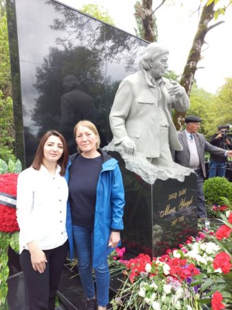 Xalq şairi Musa Yaqubun qəbirüstü abidəsinin açılışı oldu - FOTOLAR Xalq şairi Musa Yaqubun qəbirüstü abidəsinin açılışı oldu - FOTOLAR