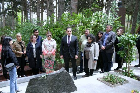 Xalq artisti, görkəmli bəstəkar Rauf Hacıyevin məzarı ziyarət olunub