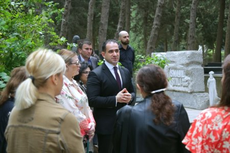 Xalq artisti, görkəmli bəstəkar Rauf Hacıyevin məzarı ziyarət olunub