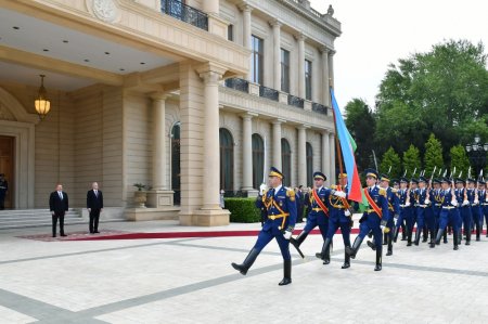 Litva Prezidentinin Bakıda qarşılanma mərasimi oldu Litva Prezidentinin Bakıda qarşılanma mərasimi oldu