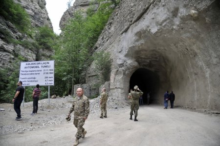 Diplomatik korpusun nümayəndələri Kəlbəcərdə erməni vəhşiliyinin şahidi olublar Diplomatik korpusun nümayəndələri Kəlbəcərdə erməni vəhşiliyinin şahidi olublar
