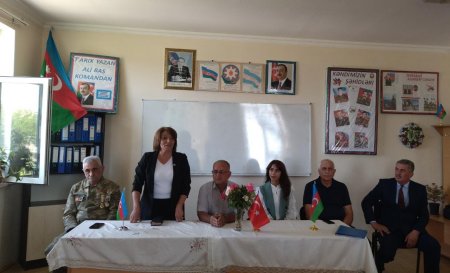 YAP Bərdə rayon təşkilatı təbliğat qrupunun növbəti tədbiri şəhid Ə. İsmayılov adına Mirzalıbəyli kənd tam orta məktəbdə keçirilmişdir. YAP Bərdə rayon təşkilatı təbliğat qrupunun növbəti tədbiri şəhid Ə. İsmayılov adına Mirzalıbəyli kənd tam orta məktəbdə keçirilmişdir.