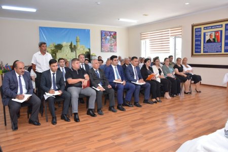 Abşeron rayonunun rəhbərliyi Məmmədli kəndində vətəndaşlarla görüşüb Abşeron rayonunun rəhbərliyi Məmmədli kəndində vətəndaşlarla görüşüb