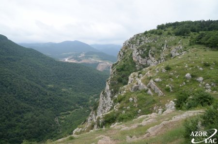 Türk Dövlətləri Təşkilatına üzv və müşahidəçi ölkələrin beyin mərkəzlərinin nümayəndələri Şuşanın görməli yerləri ilə tanış olublar