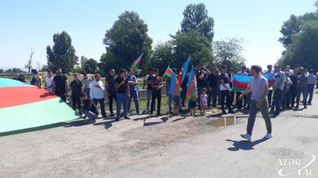 Türkiyədə müalicə alan qazimiz doğma kəndinə qayıdıb Türkiyədə müalicə alan qazimiz doğma kəndinə qayıdıb