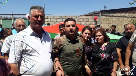 Türkiyədə müalicə alan qazimiz doğma kəndinə qayıdıb Türkiyədə müalicə alan qazimiz doğma kəndinə qayıdıb