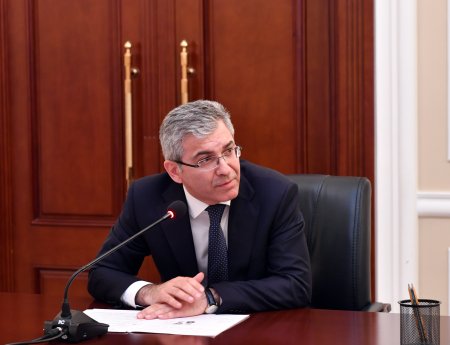 Fikrət Məmmədov yeni hakimlərlə görüşdü - FOTO