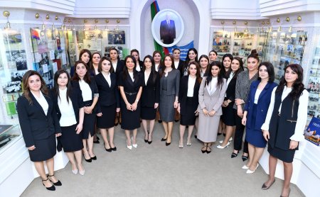 Fikrət Məmmədov yeni hakimlərlə görüşdü - FOTO