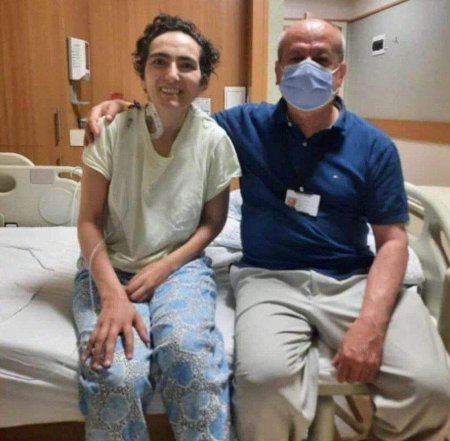 Qan xərçəngindən əziyyət çəkən gənc həkim Türkiyədə vəfat etdi - FOTO