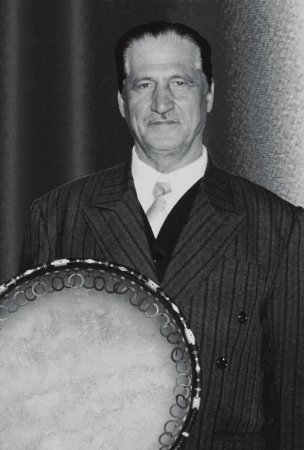 Şövkət Ələkbərova onu ayaq üstə alqışladı, Xan Şuşinskini heyran qoydu, onu aldadıb oxutdular - Xalq artisti haqqında bilmədiklərimiz... Şövkət Ələkbərova onu ayaq üstə alqışladı, Xan Şuşinskini heyran qoydu, onu aldadıb oxutdular - Xalq artisti haqqında bilmədiklərimiz...